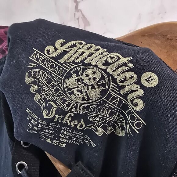 Affliction T Shirt Women Medium Black Red Tee Short Sleeve Criss Cross Feather - Picture 3 of 11